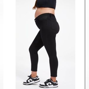Good American Maternity Jeans